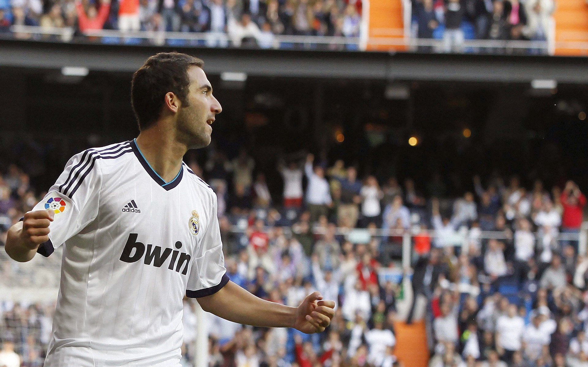 足球教练继续教育体系缺乏强制机制，足球培训体系